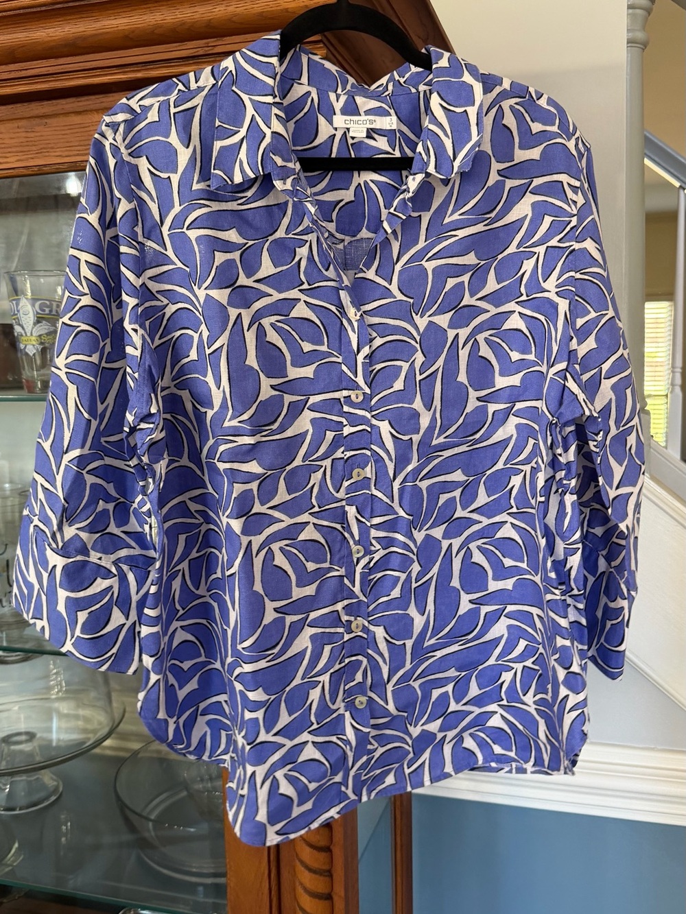Chico's size 3 Blue Leaf-Print Button-Front Linen Shirt